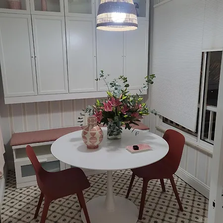 아파트 Adela